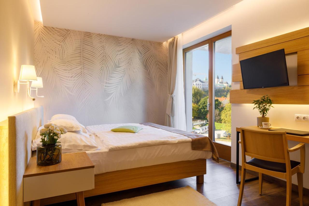 Hotel Historia Malomkert Veszprem Bagian luar foto