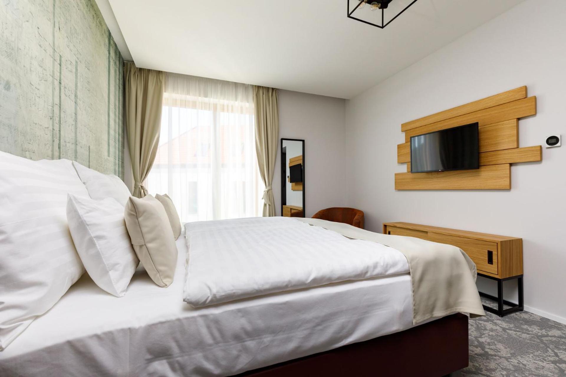 Hotel Historia Malomkert Veszprem Bagian luar foto
