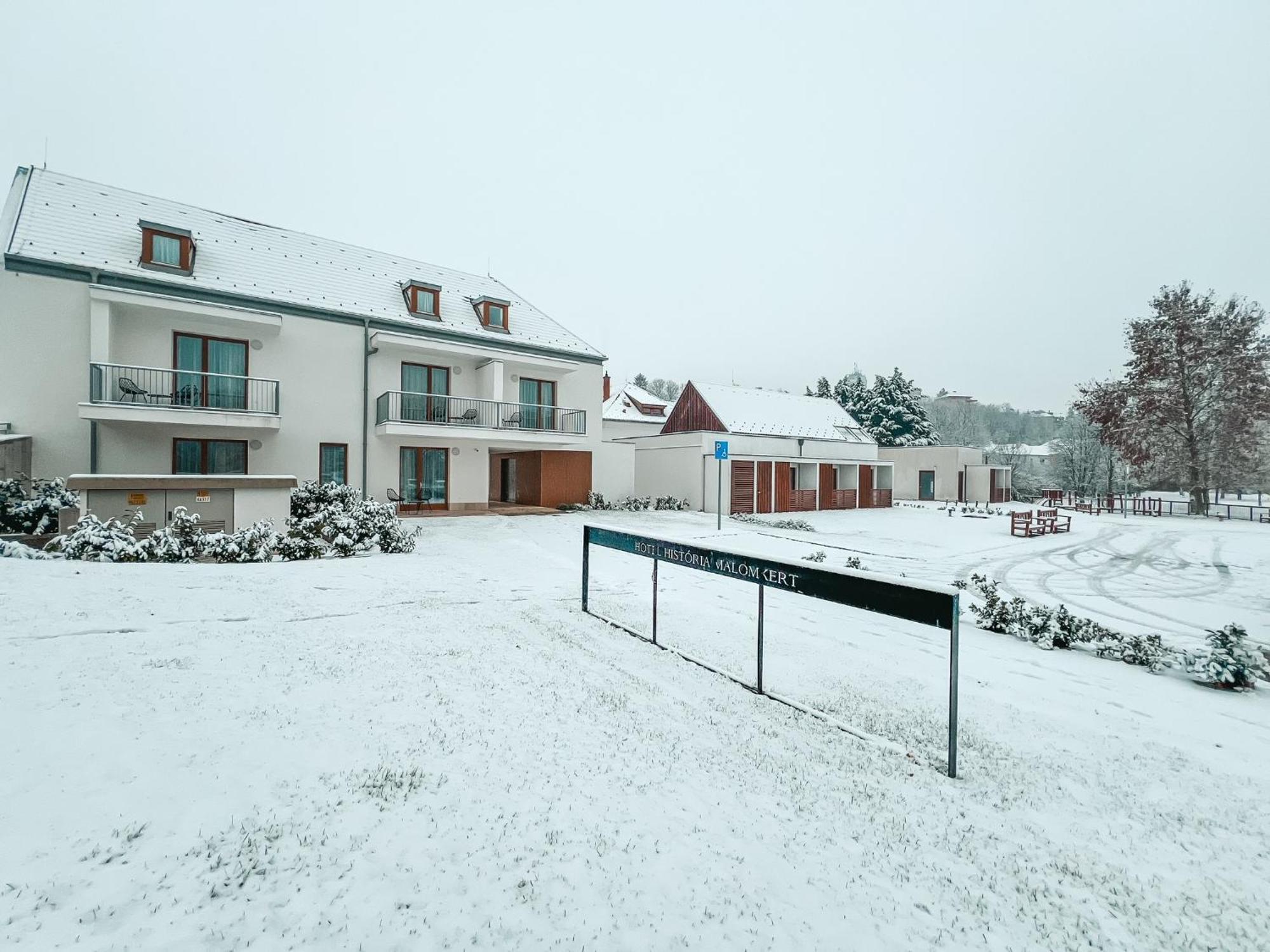 Hotel Historia Malomkert Veszprem Bagian luar foto