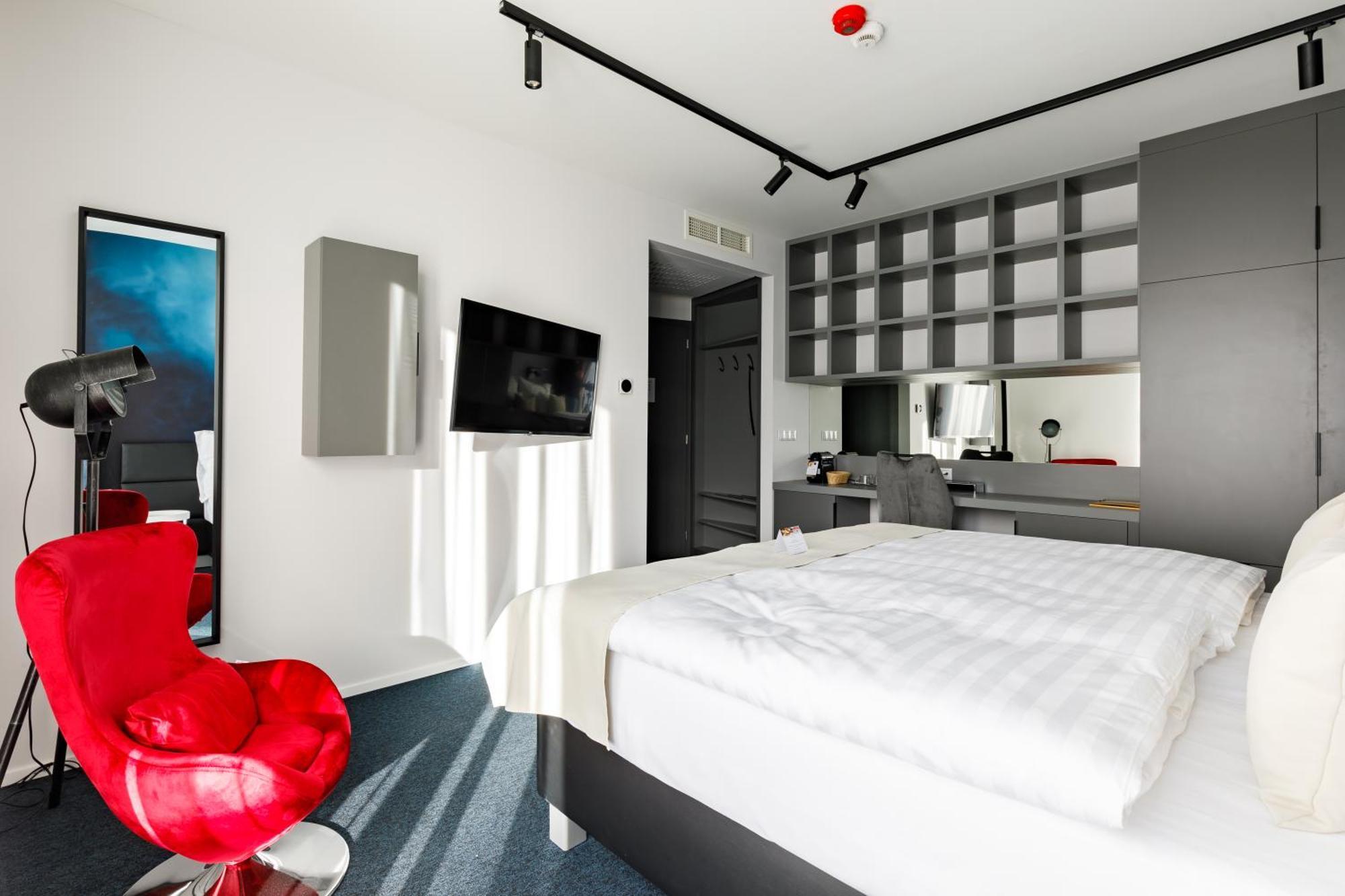 Hotel Historia Malomkert Veszprem Bagian luar foto