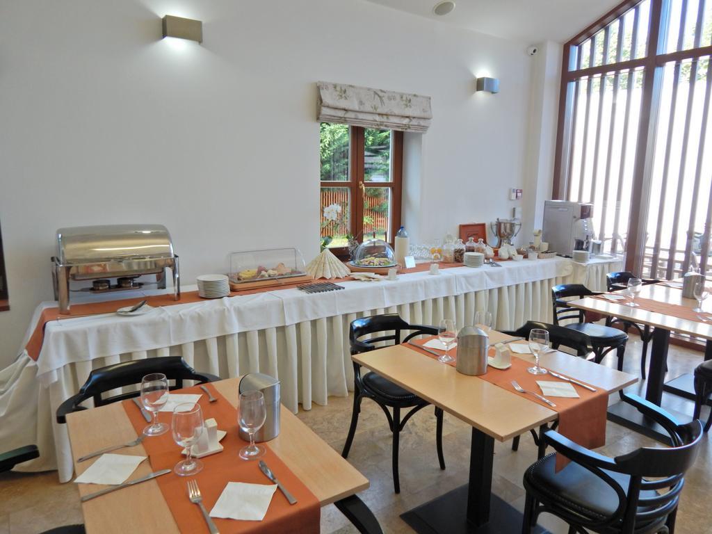 Hotel Historia Malomkert Veszprem Bagian luar foto